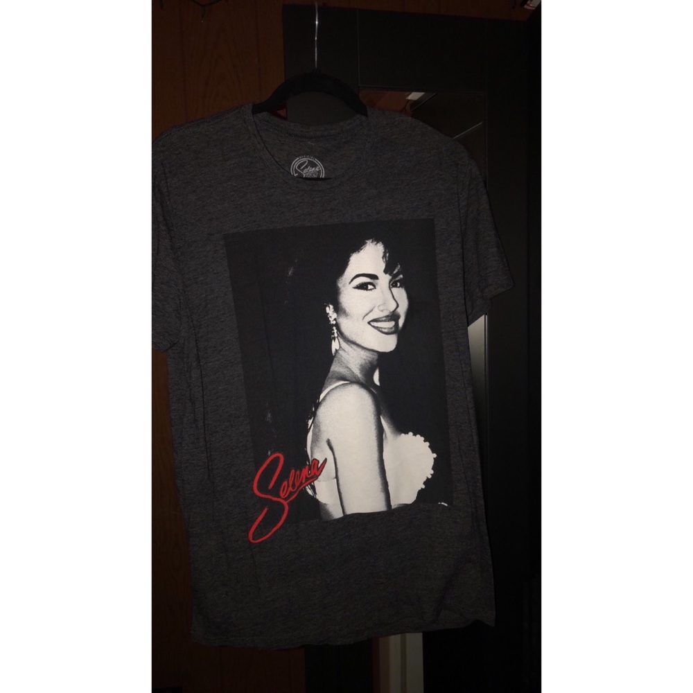 Like new Selena graphic tee
